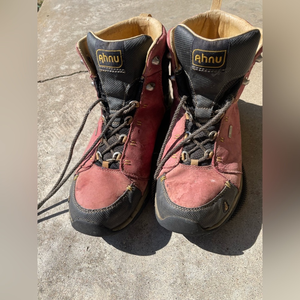 2010’s Anhu Red Waterproof  Hiking Boots